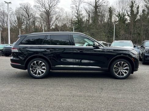 New 2026 Lincoln Aviator Reserve image 3