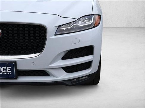 Used 2018 Jaguar F-PACE Portfolio AWD/4WD image 9