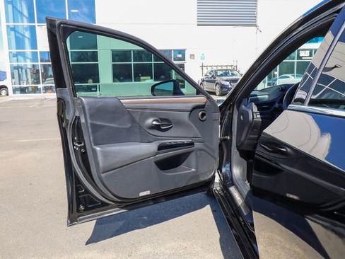 Used 2022 Lexus ES 300h F Sport w/ Accessory Package image 39