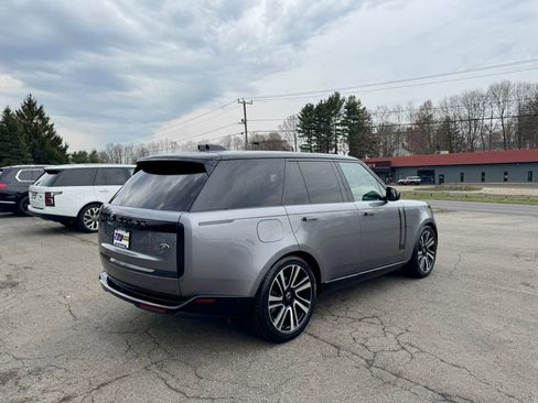 Used 2023 Land Rover Range Rover SE image 6