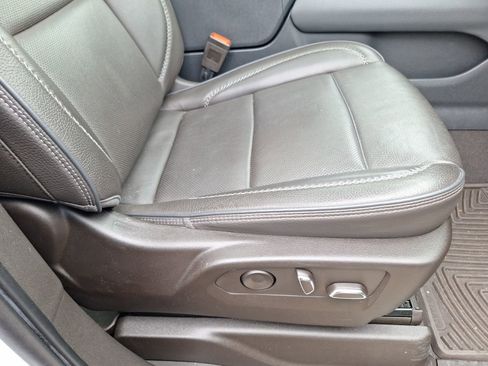 Used 2022 GMC Yukon Denali image 36