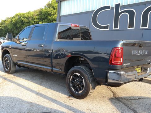 Used 2025 RAM 2500 Laramie AWD/4WD image 7