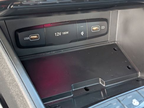 Used 2022 Hyundai Tucson Limited image 16