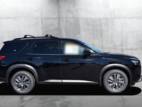 New 2025 Nissan Pathfinder SV image 5