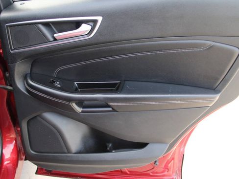 Used 2016 Ford Edge Titanium w/ Equipment Group 302A AWD/4WD image 9
