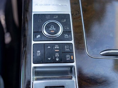 Used 2014 Land Rover Range Rover HSE image 30
