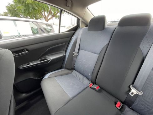 Used 2025 Nissan Versa SV image 39