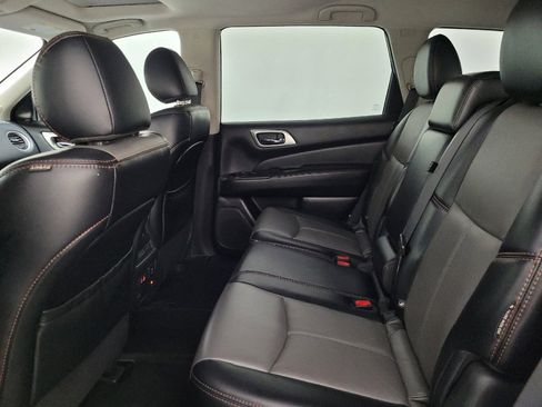 Used 2020 Nissan Pathfinder SL AWD/4WD image 18