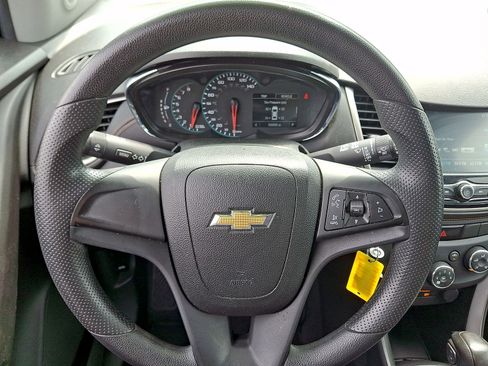 Used 2017 Chevrolet Trax LS FWD image 16