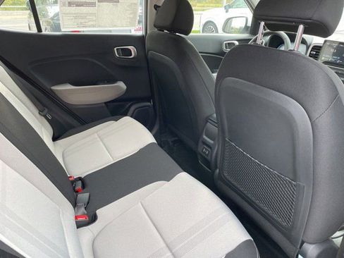 New 2025 Hyundai Venue SEL image 11