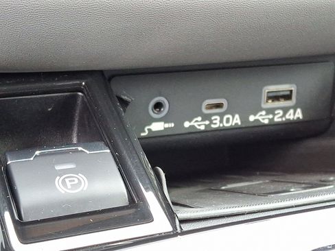 Certified 2023 Subaru Outback Premium image 25