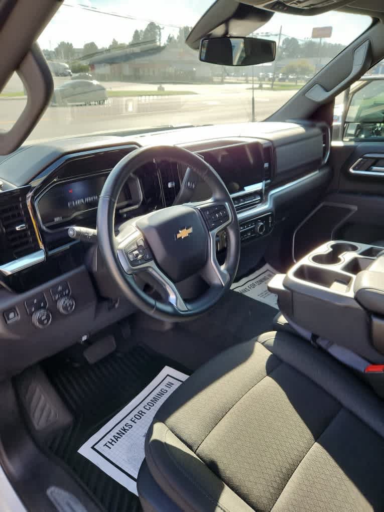 Used 2025 Chevrolet Silverado 2500 LT w/ Convenience Package AWD/4WD image 30