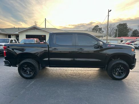 Used 2021 Chevrolet Silverado 1500 Custom Trail Boss w/ LPO, Dark Essentials Package image 4