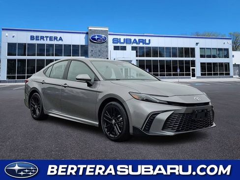 Used 2025 Toyota Camry SE w/ Convenience Package AWD/4WD image 1