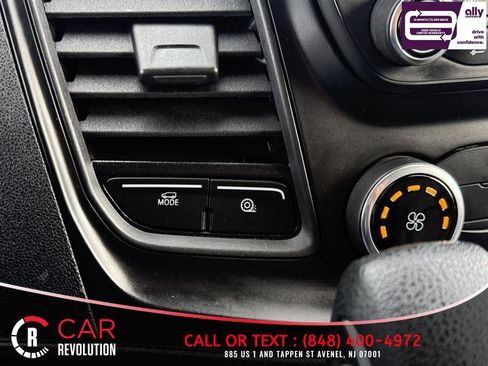 Used 2023 Ford Transit 250 Medium Roof AWD image 15