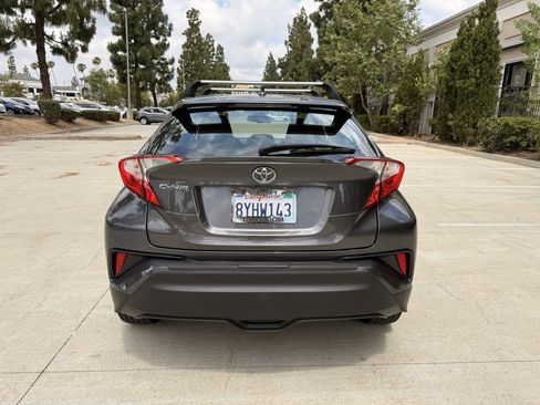 Used 2018 Toyota C-HR XLE FWD image 7