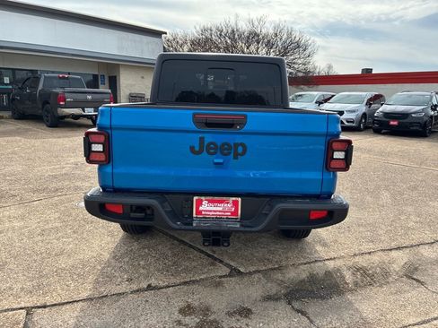 New 2026 Jeep Gladiator Sport AWD/4WD image 4