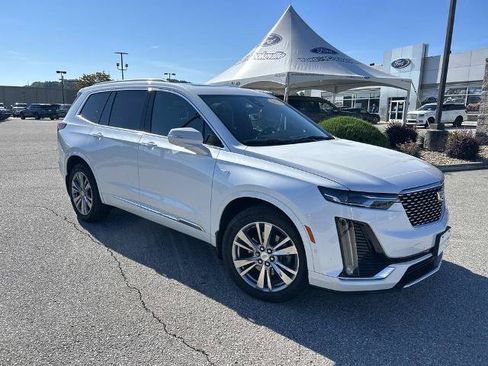 Used 2023 Cadillac XT6 Premium Luxury w/ Technology Package AWD/4WD image 2