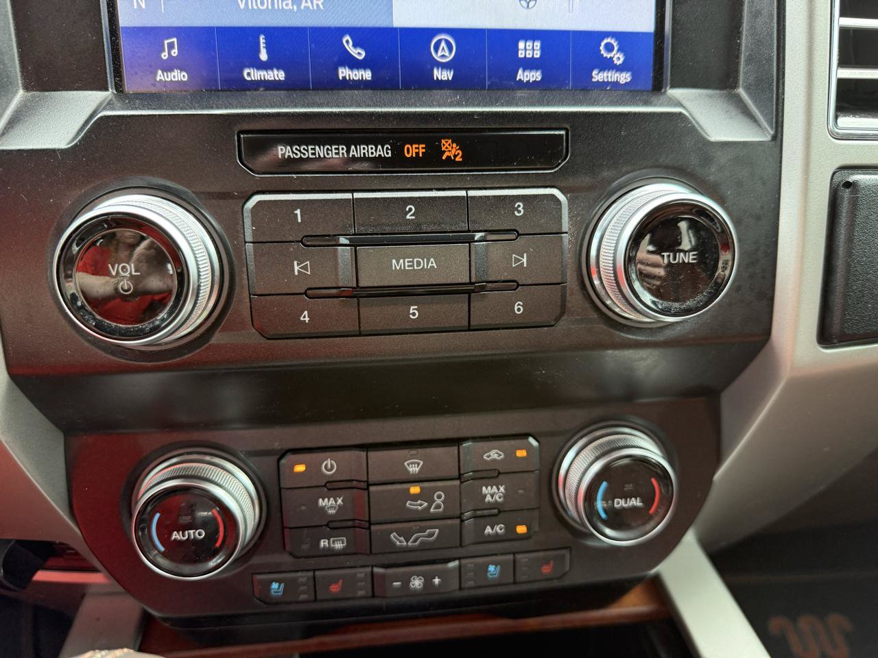 Used 2019 Ford F150 King Ranch w/ Equipment Group 601A Luxury AWD/4WD image 33