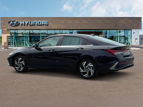 New 2025 Hyundai Elantra Limited FWD image 4