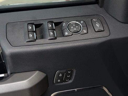 Used 2022 Ford F350 Platinum w/ FX4 Off-Road Package AWD/4WD image 29