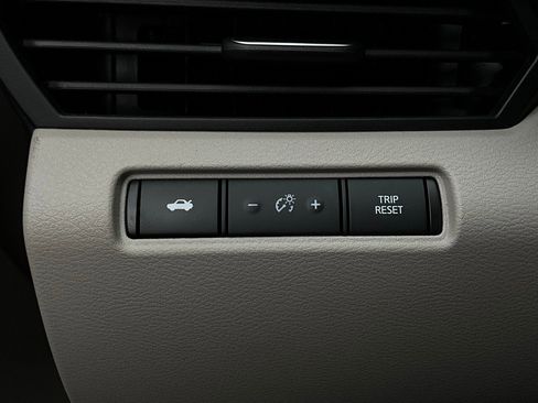 Used 2025 Nissan Altima 2.5 SV image 22