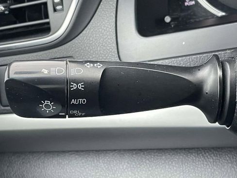 Used 2017 Toyota Camry SE image 32