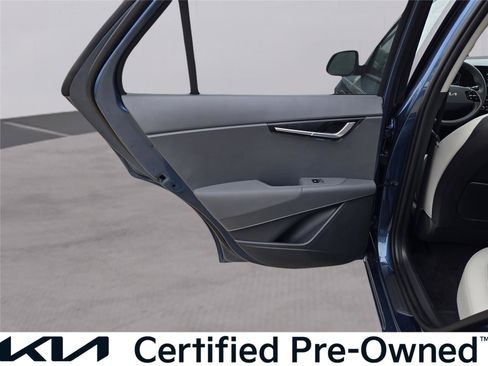 Used 2025 Kia Niro EX image 27