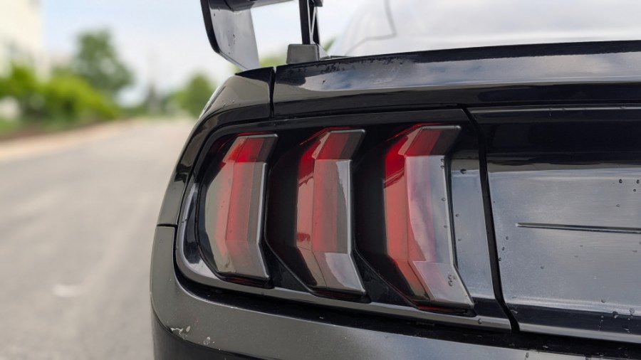 Used 2018 Ford Mustang Coupe RWD image 7