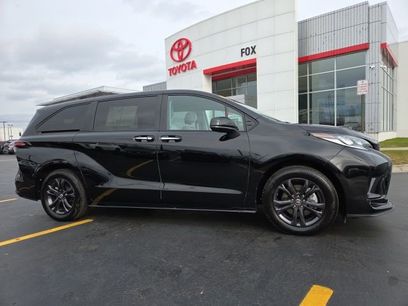Used 2025 Toyota Sienna XSE