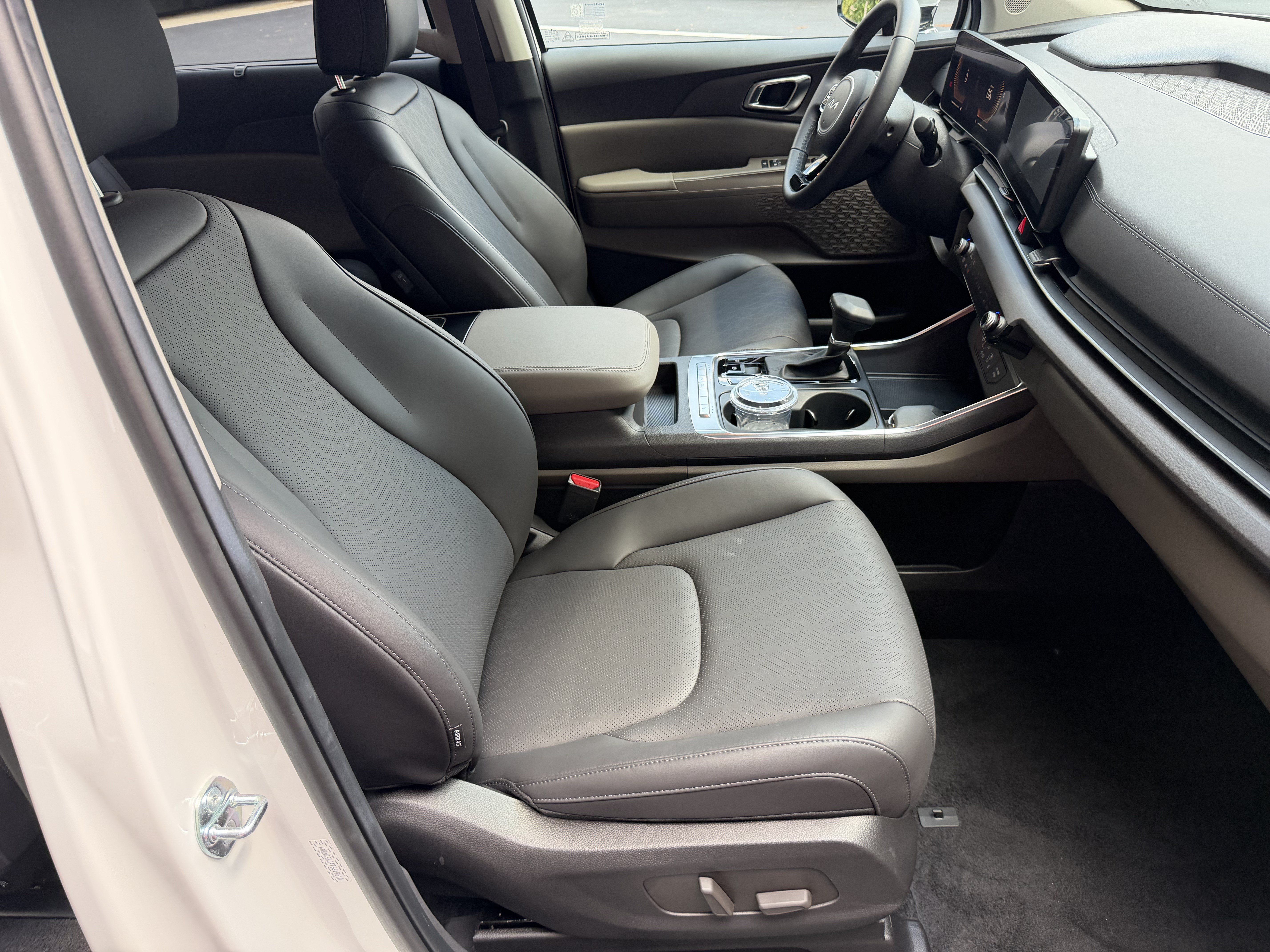 Certified 2026 Kia Carnival EX FWD image 13