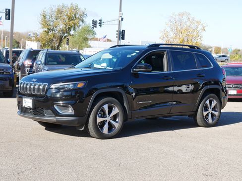 Used 2022 Jeep Cherokee Limited image 2
