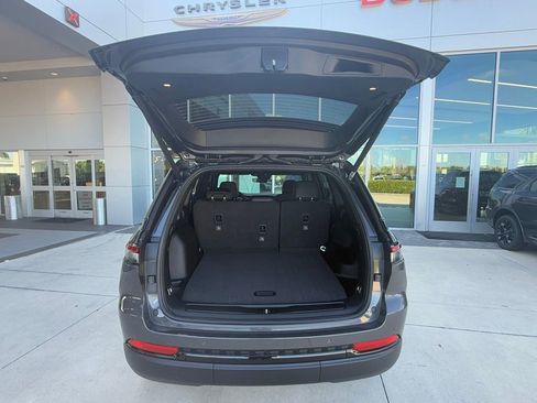 New 2025 Jeep Grand Cherokee Altitude image 32