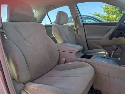 Used 2009 Toyota Camry FWD image 19