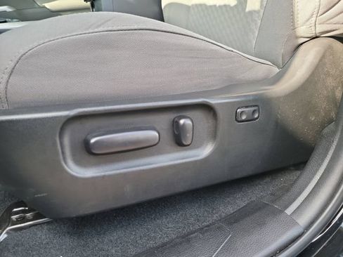 Used 2023 Toyota Tacoma SR5 w/ Technology Package AWD/4WD image 19