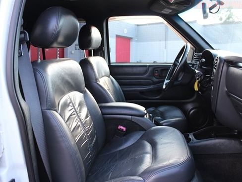 Used 1999 Chevrolet Blazer LT image 37