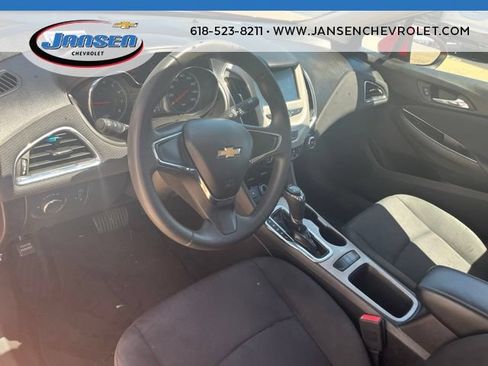 Used 2018 Chevrolet Cruze LS FWD image 9