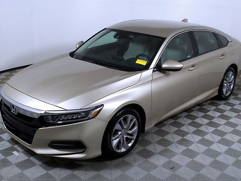 Used 2019 Honda Accord LX image 3
