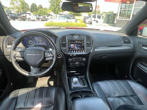 Used 2017 Chrysler 300 S AWD/4WD image 10