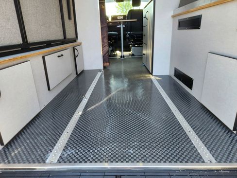 Used 2024 Mercedes-Benz Sprinter 2500 image 19