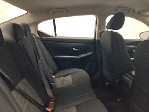 Used 2025 Nissan Sentra SR FWD image 19