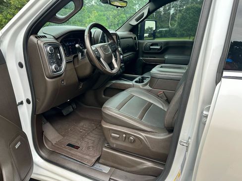 Used 2022 GMC Sierra 3500 Denali w/ Denali Ultimate Package AWD/4WD image 12