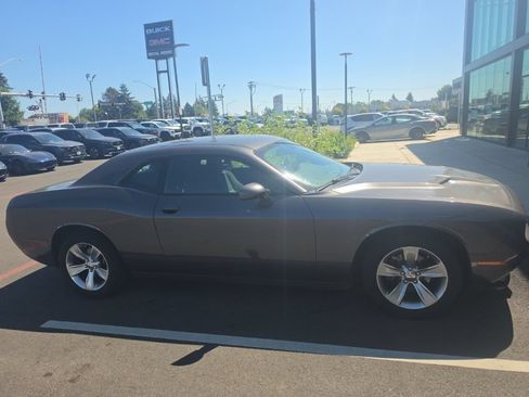 Used 2017 Dodge Challenger SXT RWD image 2