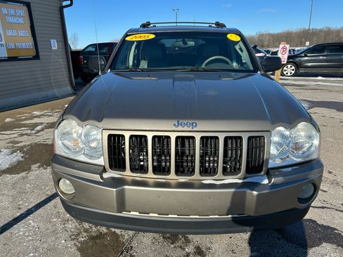 Used 2005 Jeep Grand Cherokee Laredo image 2