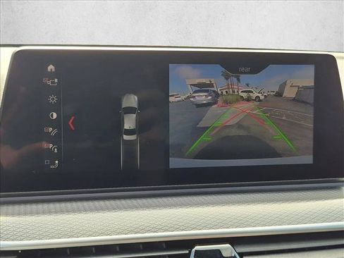 Used 2019 BMW 530e w/ M Sport Package RWD image 14