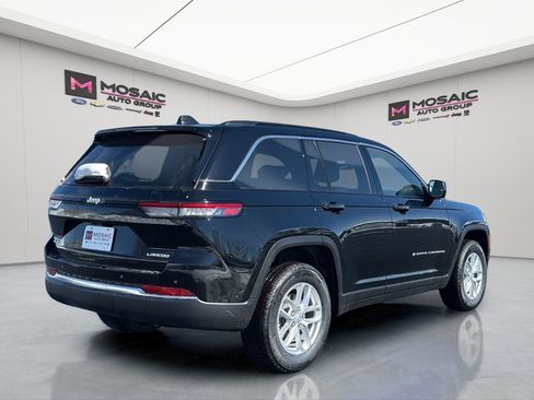 New 2026 Jeep Grand Cherokee Laredo image 3