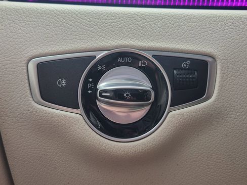 Used 2017 Mercedes-Benz E 300 4MATIC image 25