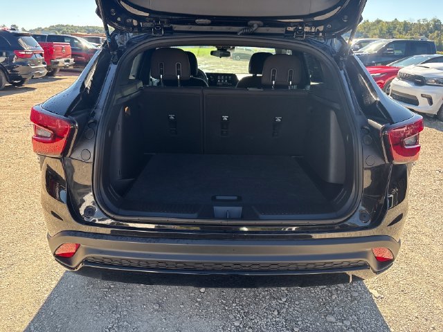Used 2025 Chevrolet Trax RS w/ Sunroof Package FWD image 24