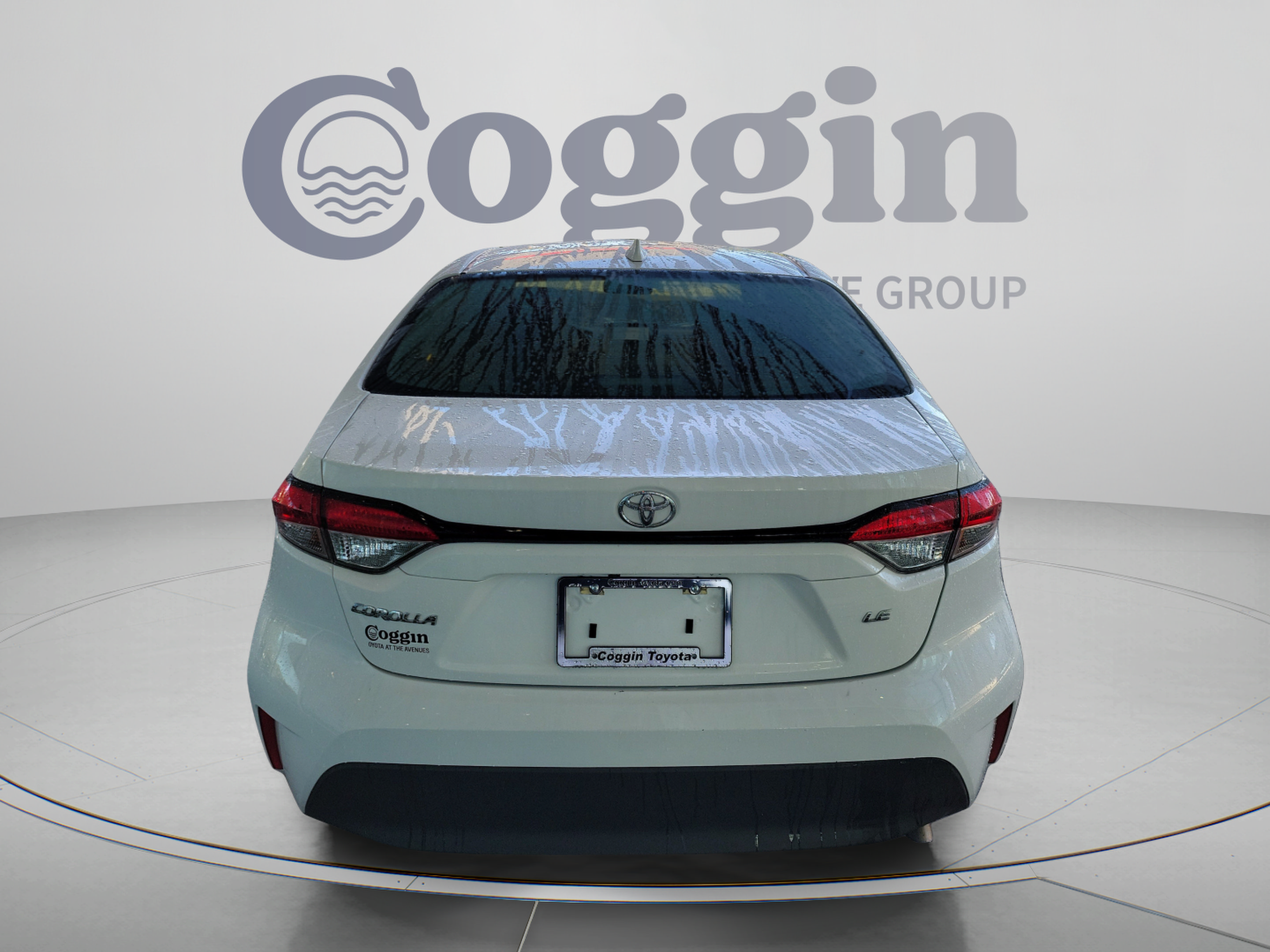 Used 2025 Toyota Corolla LE FWD image 5