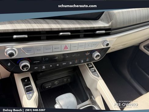 Used 2023 Kia Telluride EX w/ EX Captain's Chair Package AWD/4WD image 20